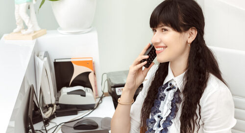 How many office staff members do independent practices need?